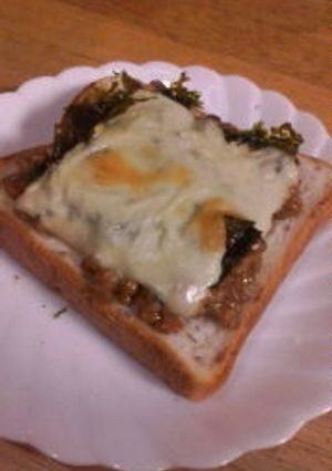 ﾉﾘﾉﾘ納豆ﾁｰｽﾞトースト-レシピのメイン写真