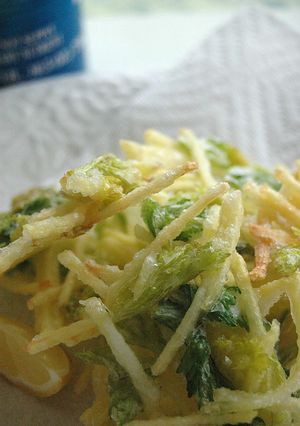 セロリの葉とジャガイモのパリパリ揚げ-レシピのメイン写真