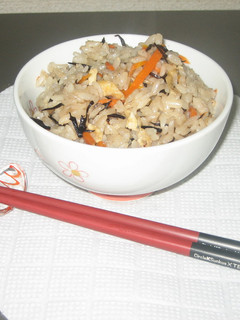 鉄分たっぷり簡単ひじきご飯-レシピのメイン写真