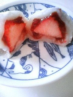 お餅一枚!一分でなんちゃってイチゴ大福-レシピのメイン写真