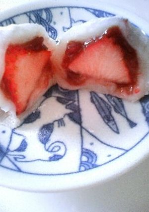 お餅一枚！一分でなんちゃってイチゴ大福-レシピのメイン写真