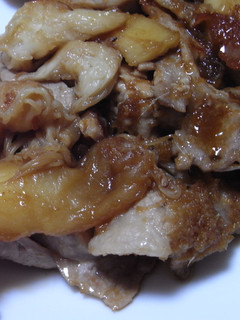 やまぶしたけを豚の生姜焼きに加える-レシピのメイン写真