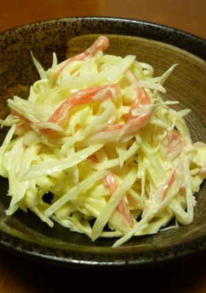 カニカマとオニオンスライスのサラダ-レシピのメイン写真