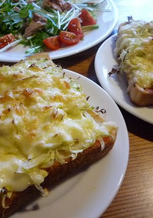 クセになる味！キャベツトースト-レシピのメイン写真
