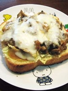 キャベツとハヤシのチーズトースト-レシピのメイン写真
