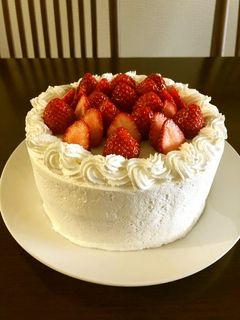 苺のデコレーションケーキ♪-レシピのメイン写真