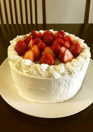 苺のデコレーションケーキ♪-レシピのメイン写真