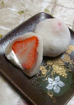 チラッ♡と生ムリームいちご大福-レシピのメイン写真