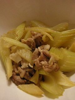 セロリと豚ばらを煮てみました!-レシピのメイン写真