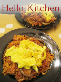 B級プラス★豚キムチ焼きそばトロ玉のせ-レシピのメイン写真