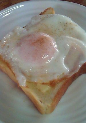 目玉焼き乗せ☆チーズトースト-レシピのメイン写真