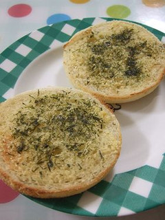 青海苔と粉チーズ❤イングリッシュマフィン-レシピのメイン写真