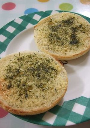 青海苔と粉チーズ❤イングリッシュマフィン-レシピのメイン写真