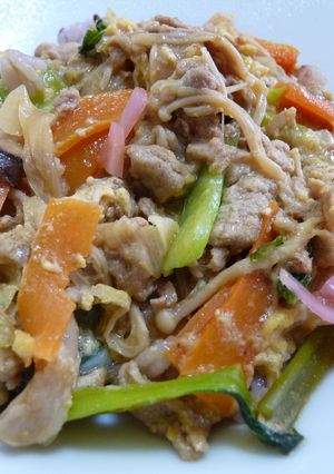 青梗菜ときのこと豚肉で!中華風他人丼-レシピのメイン写真