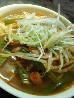 コクのある辛さ「炒めキムチとソーセージのラーメン」-レシピのメイン写真