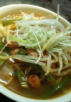 コクのある辛さ「炒めキムチとソーセージのラーメン」-レシピのメイン写真