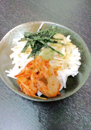 簡単おつまみ！山芋千切りキムチ添え♪-レシピのメイン写真