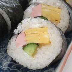 รูปของ おさかなｿｰｾｰｼﾞで♡恵方巻き