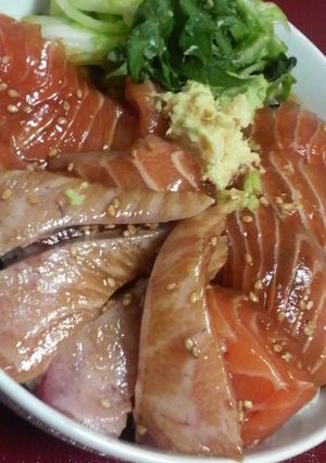 贅沢！サーモンとぶりのづけ丼-レシピのメイン写真