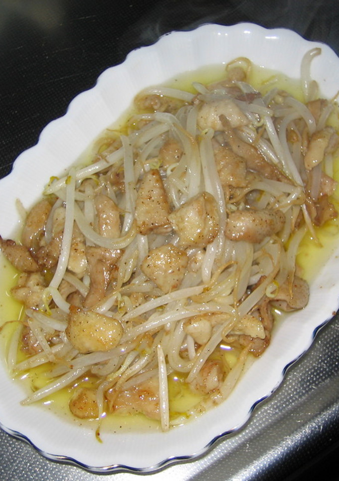 もやしと鶏皮の油炒め-レシピのメイン写真