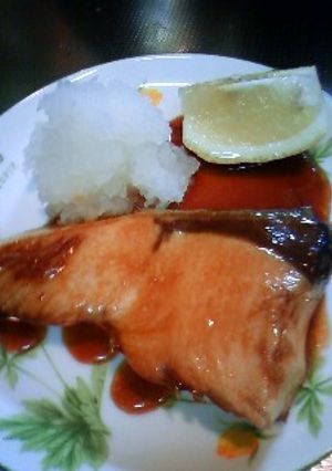おろしでさっぱり☆甘辛ぶりの照り焼き-レシピのメイン写真