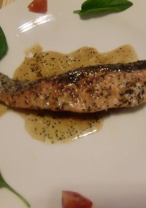 １０分あれば完成♪鮭のバターペッパー焼き-レシピのメイン写真