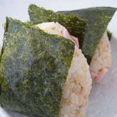 รูปของ ハムチーズおかか☆おにぎり