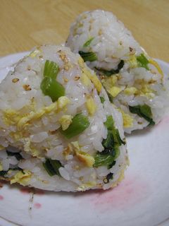 野沢菜と炒り卵のおにぎり-レシピのメイン写真