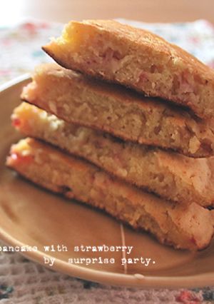 混ぜるだけ！簡単ふわりイチゴのパンケーキ-レシピのメイン写真