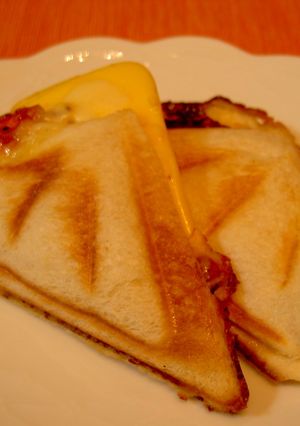 朝食☆ハムエッグチーズのホットサンド-レシピのメイン写真