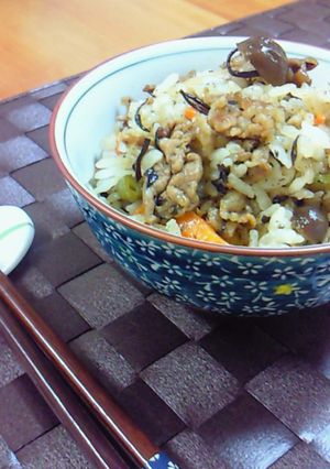 牛肉とひじきの混ぜご飯-レシピのメイン写真