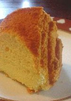 どこかで食べた?ホットケーキミックスで作るさわやかレモン味シフォン しっとりタイプ-レシピのメイン写真