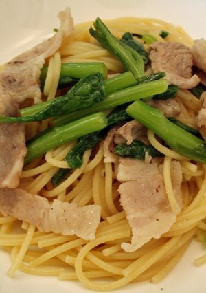 電子レンジで豚肉と春菊のパスタ-レシピのメイン写真