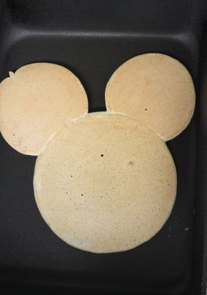 かわいい　ミッキーホットケーキ-レシピのメイン写真