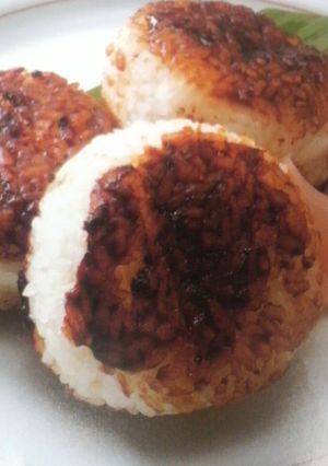 オイスターソース&味噌の焼きおにぎり！-レシピのメイン写真