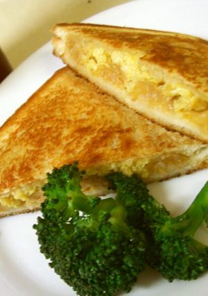 フライパンでソーセージエッグホットサンド-レシピのメイン写真