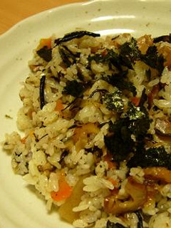 具だくさんで栄養満点♪我が家の混ぜご飯-レシピのメイン写真