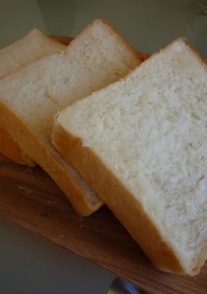ホームベーカリーで簡単生地！角型食パン-レシピのメイン写真