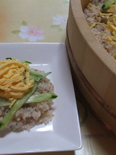 簡単✿豚ひき肉の♪そぼろちらし寿司-レシピのメイン写真
