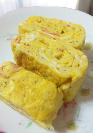 卵焼き☆ミックスチーズとカニカマ-レシピのメイン写真