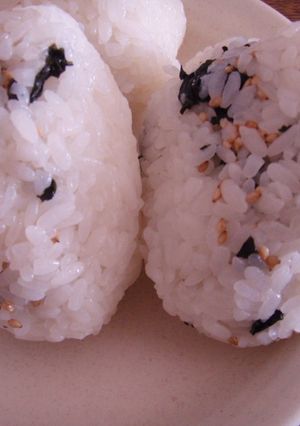 お手軽わかめおにぎり☆-レシピのメイン写真