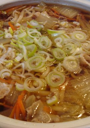 野菜たっぷり土鍋で煮込み肉うどん☆-レシピのメイン写真