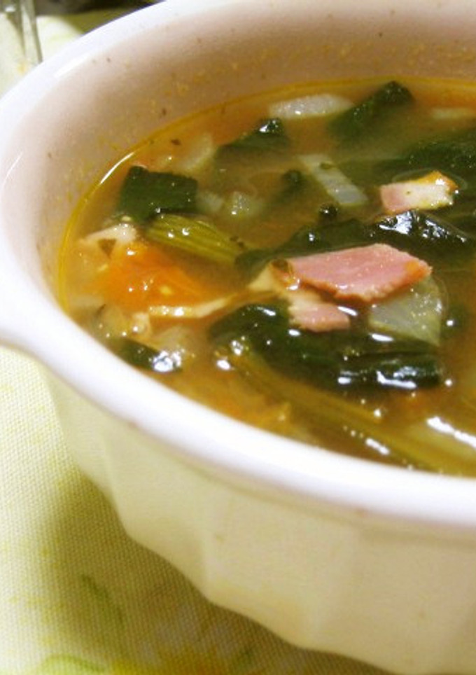 冷凍ほうれん草で、簡単トマト味スープ♪-レシピのメイン写真