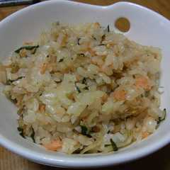 รูปของ 簡単！鮭としらすの混ぜご飯