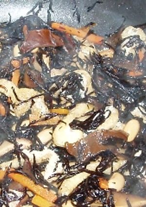 フライパンで簡単ひじき煮＿キクラゲ入り！-レシピのメイン写真
