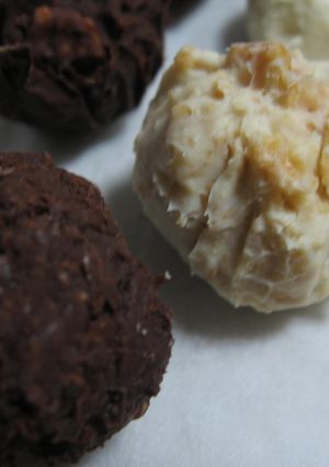 ロシェ風♪クリームチーズチョコ-レシピのメイン写真
