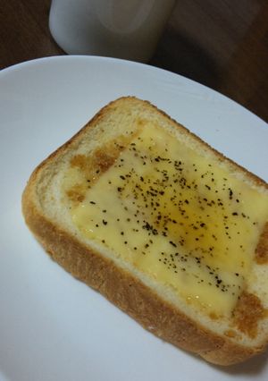 ピリリ！醤油チーズにメープル！？トースト-レシピのメイン写真