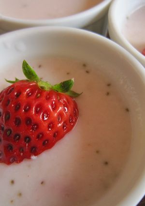イチゴミルクの杏仁豆腐-レシピのメイン写真