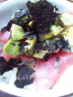 ピリっとおいしい!アボカドマグロ丼♪-レシピのメイン写真