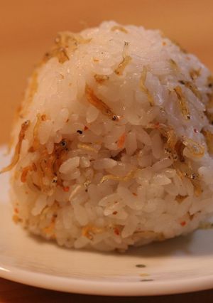 ジャコと七味の、混ぜご飯おにぎり-レシピのメイン写真